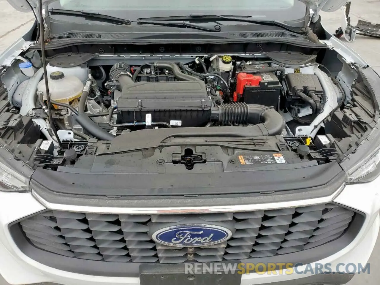 12 fotografías del automóvil dañado 1FMCU0GN5RUA97717 FORD ESCAPE ACT 2024