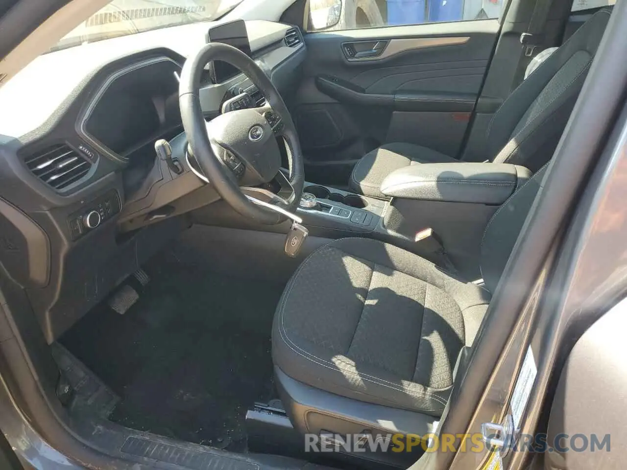 7 fotografías del automóvil dañado 1FMCU0GN6RUB13634 FORD ESCAPE ACT 2024