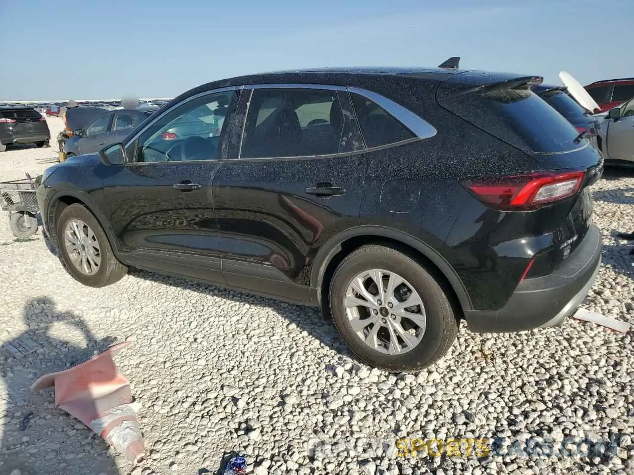 2 fotografías del automóvil dañado 1FMCU0GN8RUB05471 FORD ESCAPE ACT 2024