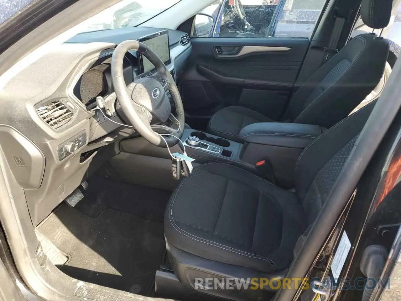 7 fotografías del automóvil dañado 1FMCU0GN8RUB05471 FORD ESCAPE ACT 2024