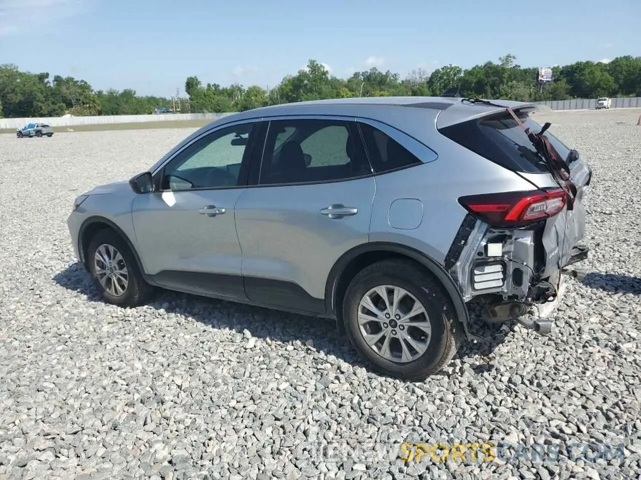 2 fotografías del automóvil dañado 1FMCU0GNXRUA49386 FORD ESCAPE ACT 2024