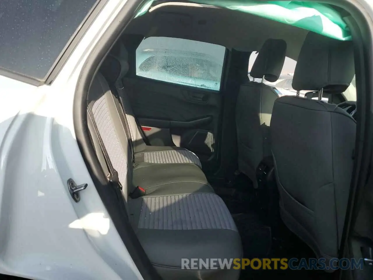 10 fotografías del automóvil dañado 1FMCU9GN0RUA77914 FORD ESCAPE ACT 2024