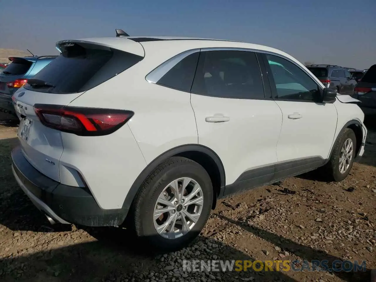 3 fotografías del automóvil dañado 1FMCU9GN0RUA77914 FORD ESCAPE ACT 2024
