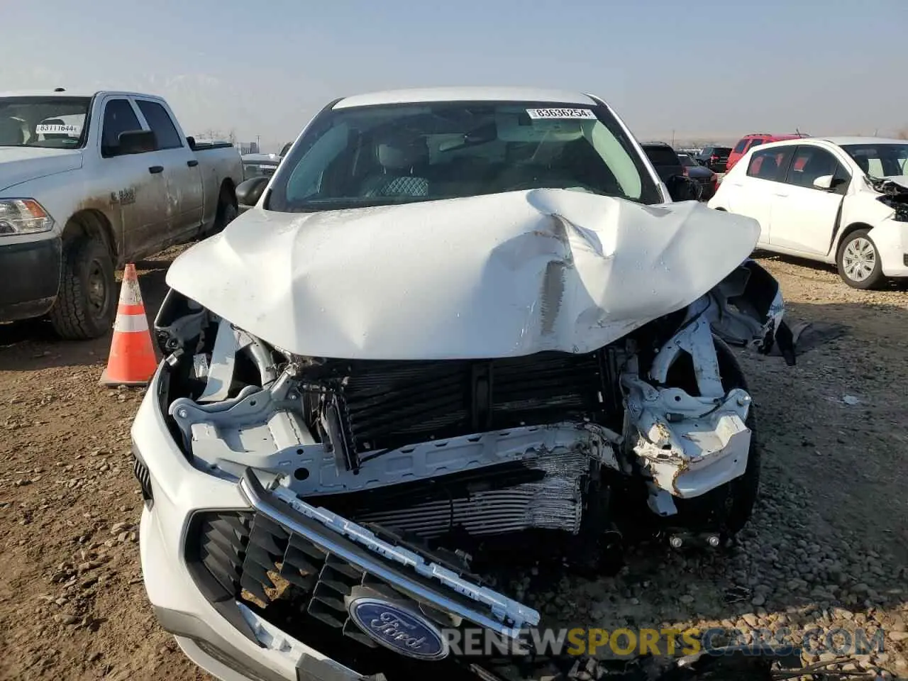 5 fotografías del automóvil dañado 1FMCU9GN0RUA77914 FORD ESCAPE ACT 2024