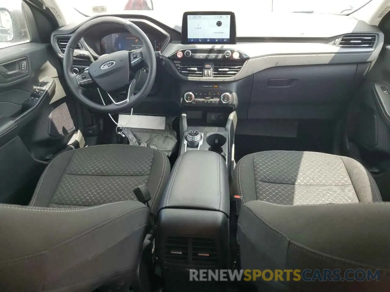 8 fotografías del automóvil dañado 1FMCU9GN3RUA99258 FORD ESCAPE ACT 2024