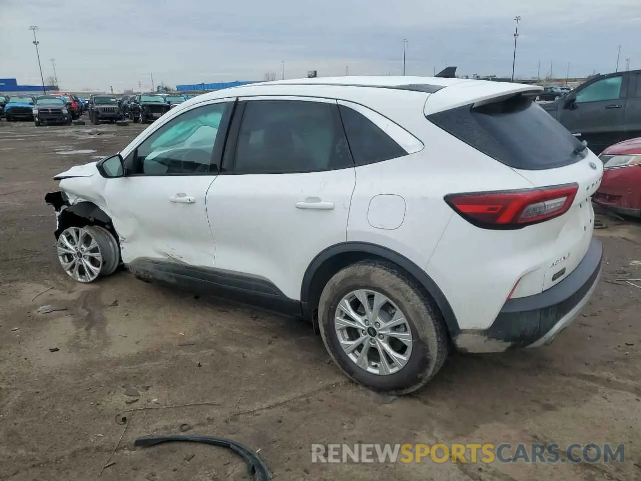 2 fotografías del automóvil dañado 1FMCU9GN8RUB26664 FORD ESCAPE ACT 2024