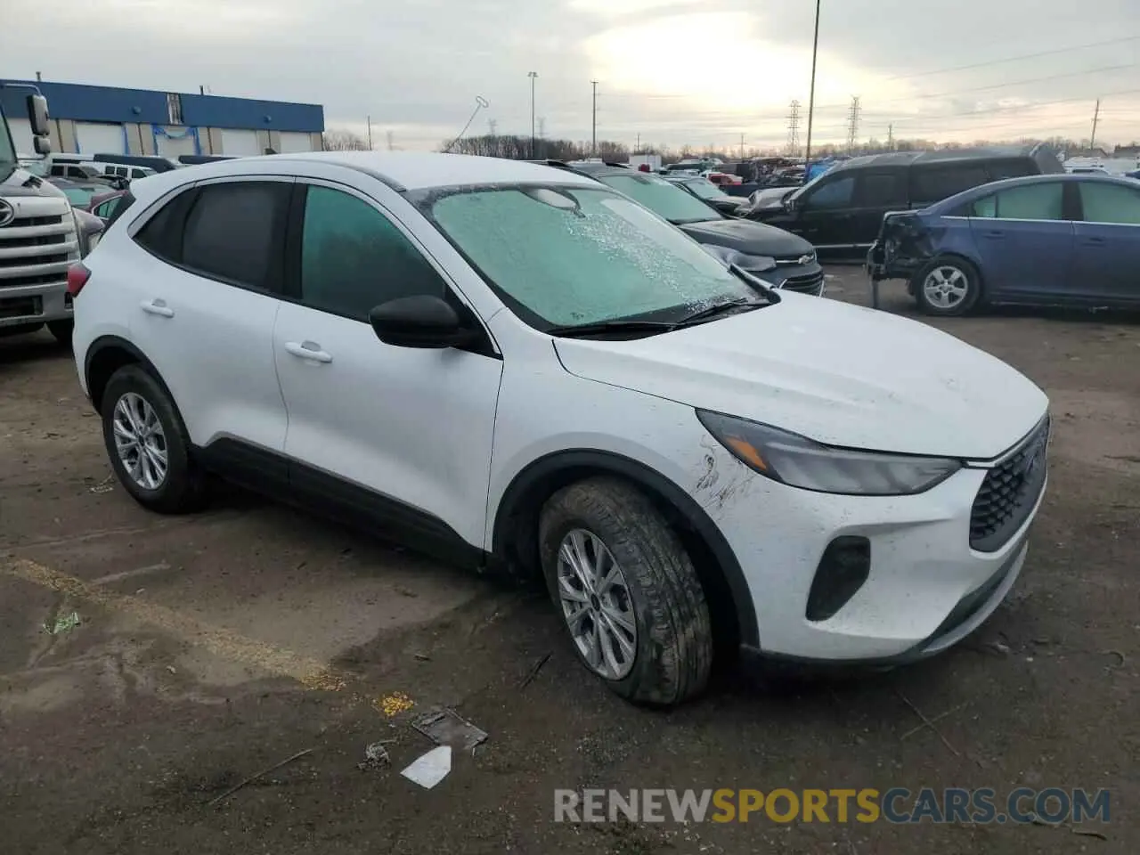 4 fotografías del automóvil dañado 1FMCU9GN8RUB26664 FORD ESCAPE ACT 2024
