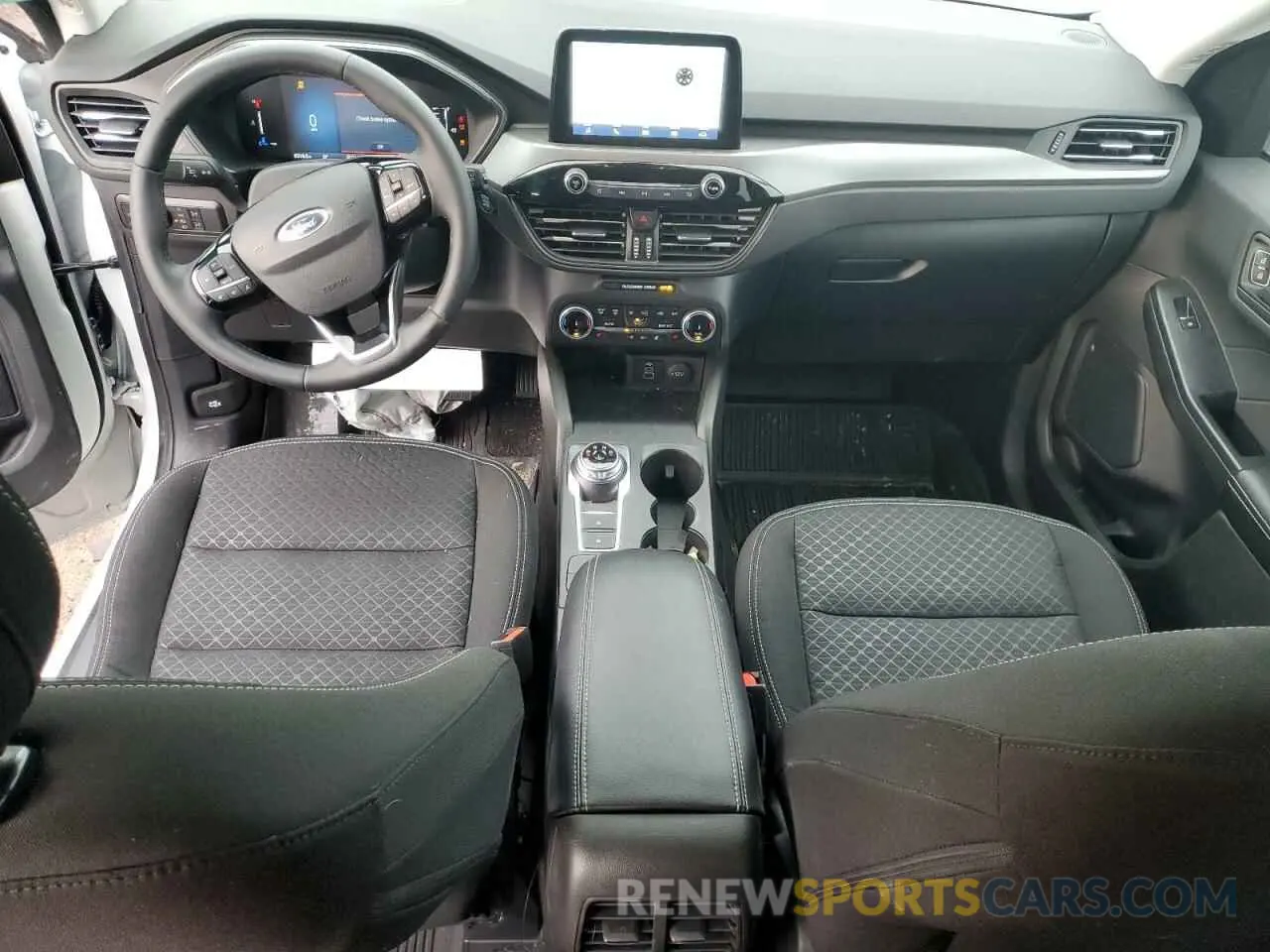 8 fotografías del automóvil dañado 1FMCU9GN8RUB26664 FORD ESCAPE ACT 2024