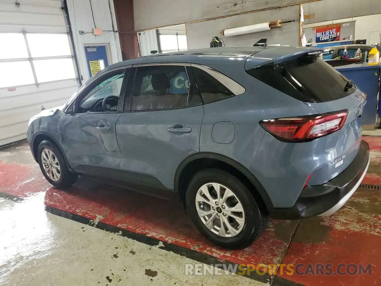2 fotografías del automóvil dañado 1FMCU9GNXRUB00311 FORD ESCAPE ACT 2024