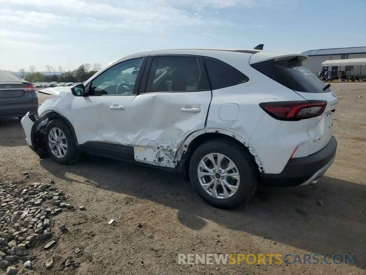 2 fotografías del automóvil dañado 1FMCU0GN3SUA56556 FORD ESCAPE ACT 2025