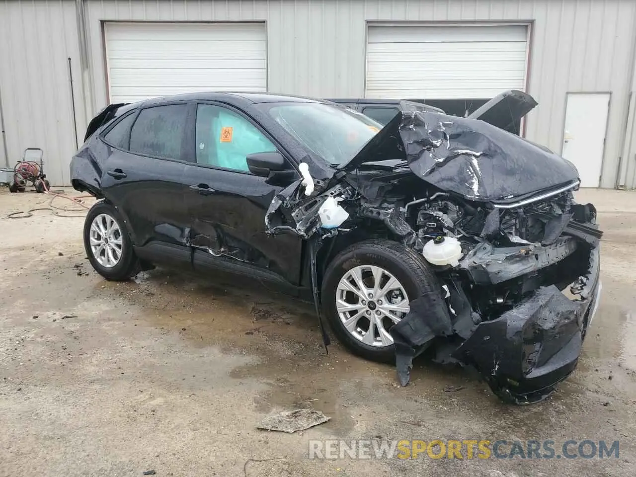 4 fotografías del automóvil dañado 1FMCU0GNXSUA63990 FORD ESCAPE ACT 2025