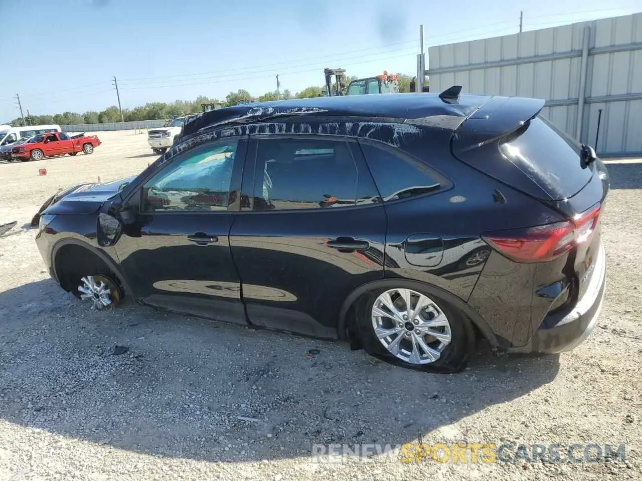 2 fotografías del automóvil dañado 1FMCU9GN5SUA59060 FORD ESCAPE ACT 2025