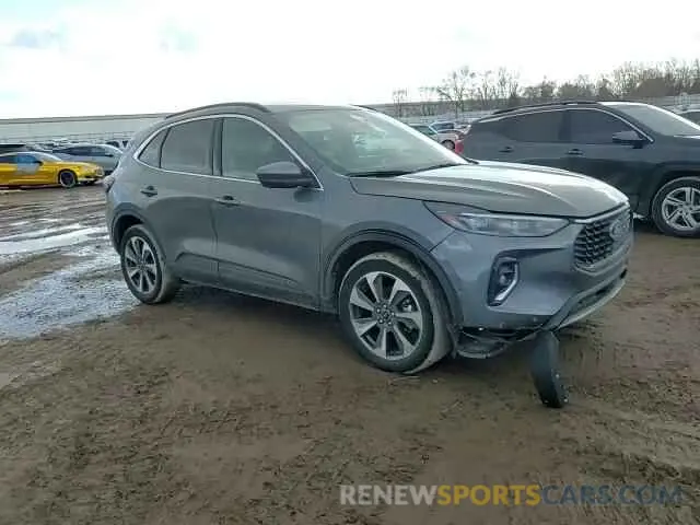 12 fotografías del automóvil dañado 1FMCU9JA0PUA62641 FORD ESCAPE PLA 2023