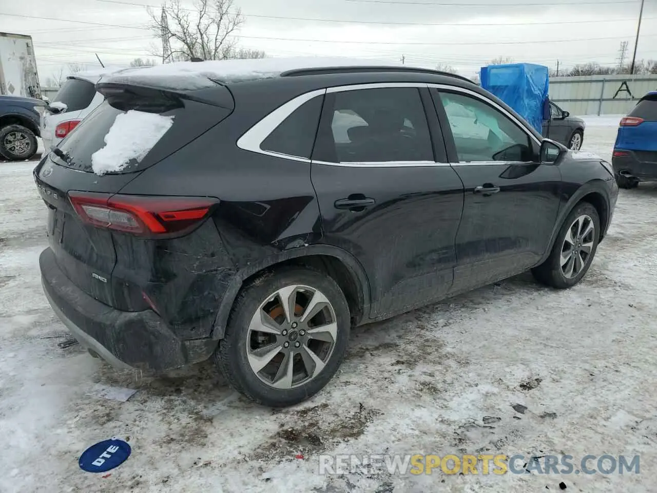 3 fotografías del automóvil dañado 1FMCU9JA4PUA02216 FORD ESCAPE PLA 2023