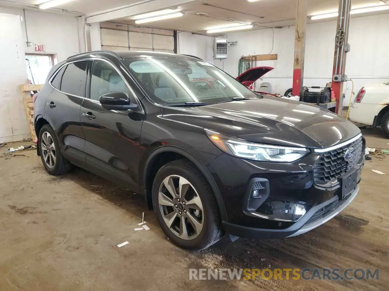 4 fotografías del automóvil dañado 1FMCU9JA6RUA69547 FORD ESCAPE PLA 2024