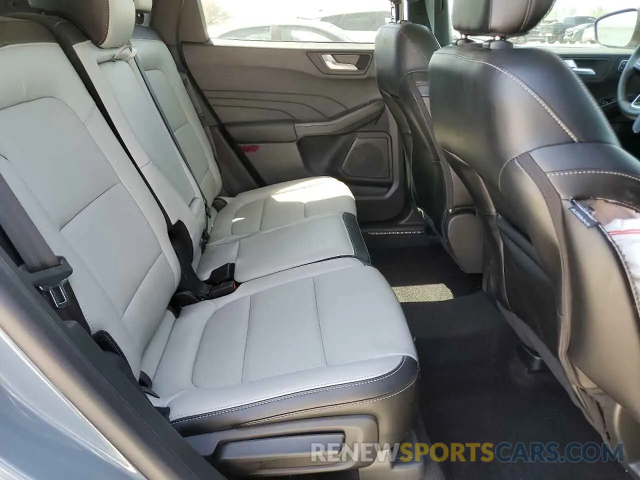 11 fotografías del automóvil dañado 1FMCU9JA6SUA06003 FORD ESCAPE PLA 2025