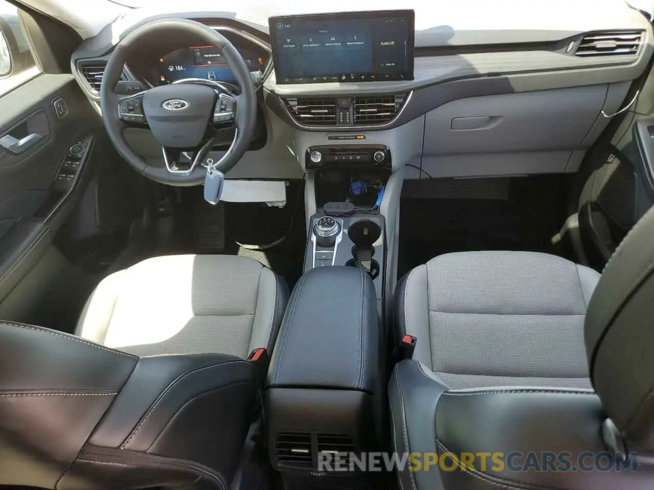 8 fotografías del automóvil dañado 1FMCU9JA6SUA06003 FORD ESCAPE PLA 2025