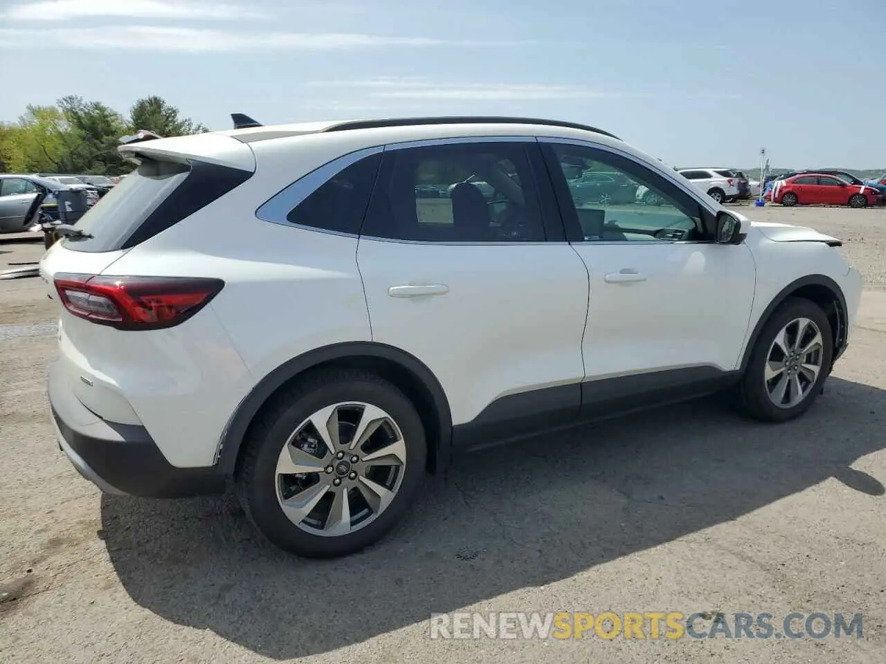 3 fotografías del automóvil dañado 1FMCU9JZ0SUA49161 FORD ESCAPE PLA 2025