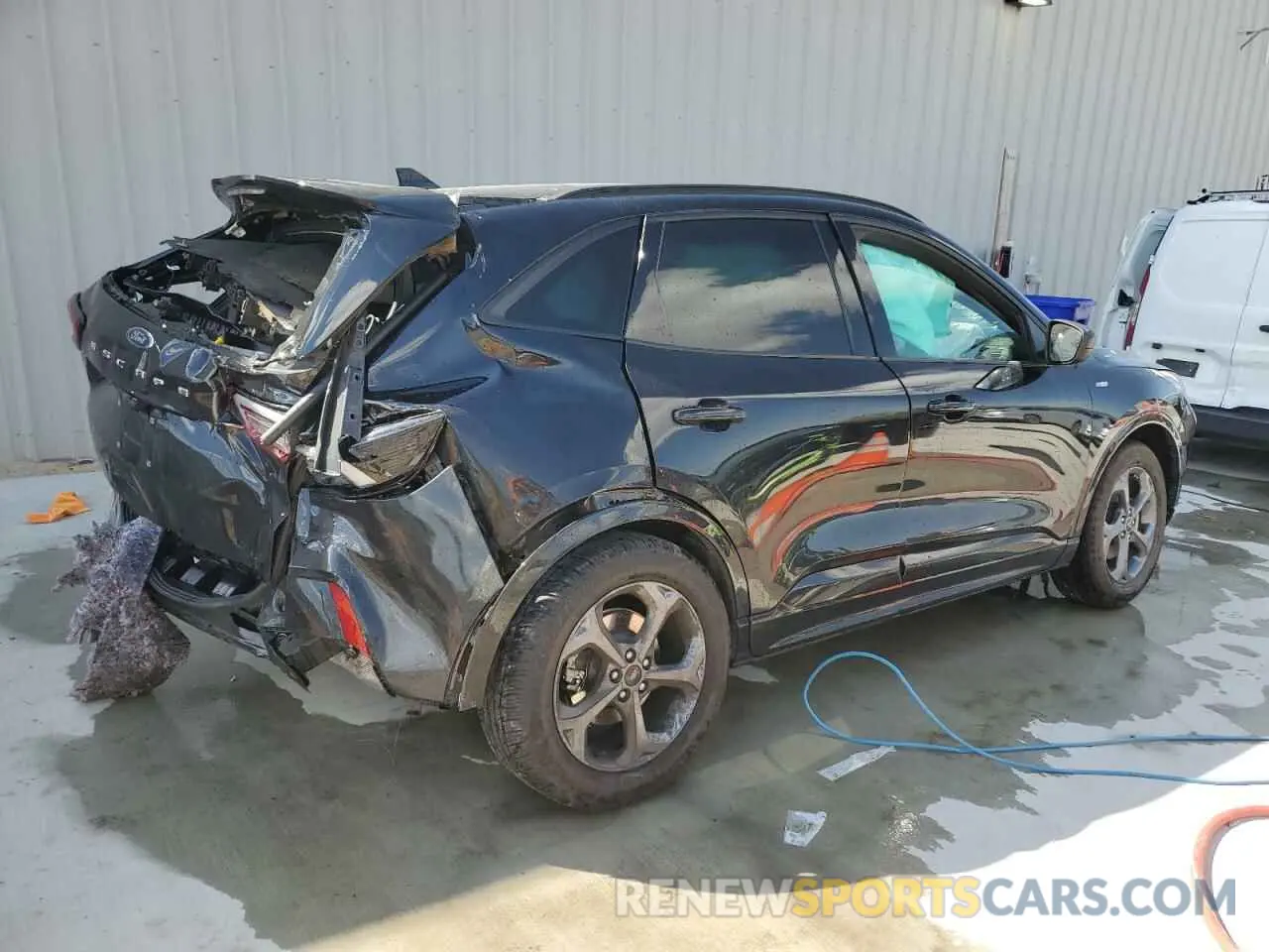 3 fotografías del automóvil dañado 1FMCU0MN2PUA10776 FORD ESCAPE ST 2023