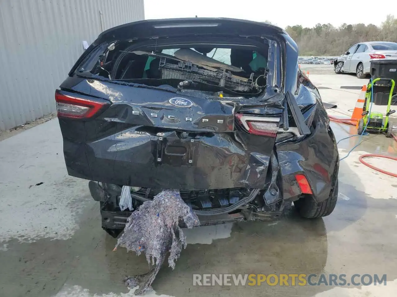 6 fotografías del automóvil dañado 1FMCU0MN2PUA10776 FORD ESCAPE ST 2023