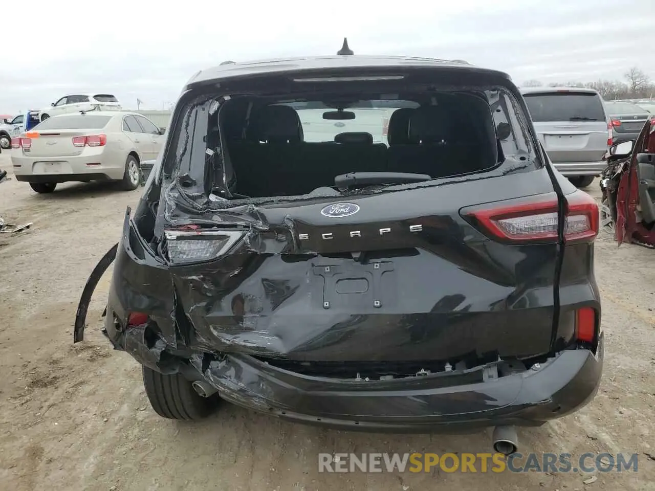 6 fotografías del automóvil dañado 1FMCU0MN2PUA12379 FORD ESCAPE ST 2023