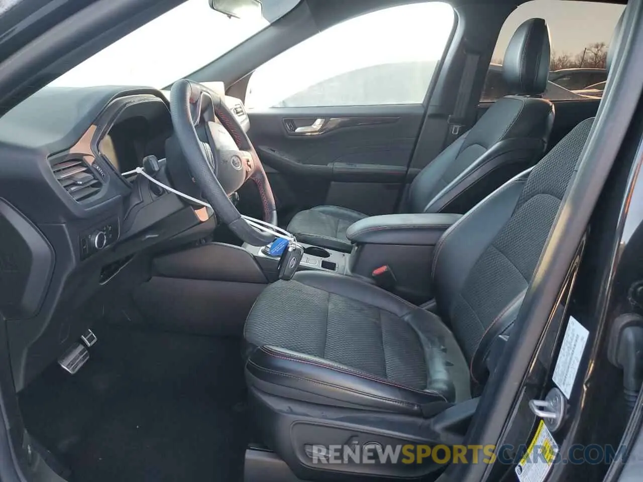 7 fotografías del automóvil dañado 1FMCU0MN2PUA12379 FORD ESCAPE ST 2023