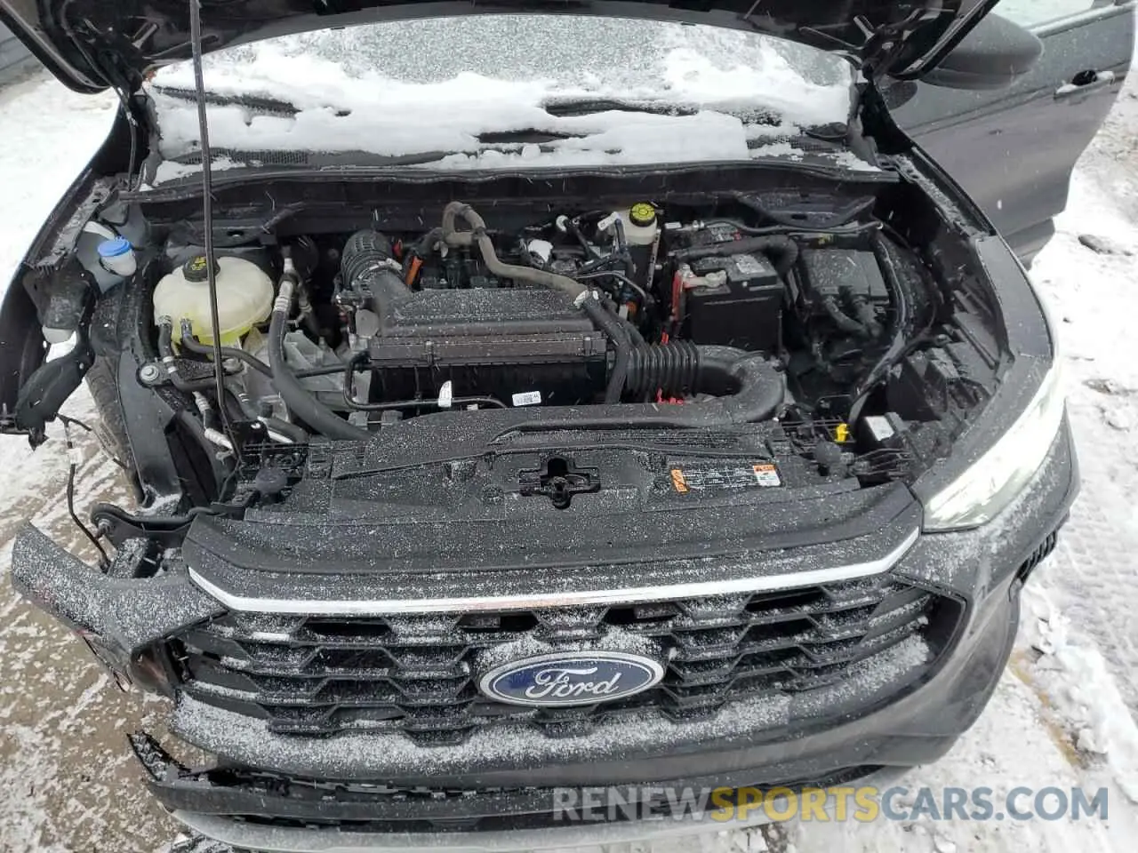12 fotografías del automóvil dañado 1FMCU0MN2PUA42434 FORD ESCAPE ST 2023