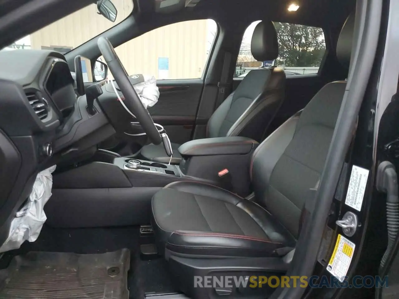 7 fotografías del automóvil dañado 1FMCU0MN2PUB12434 FORD ESCAPE ST 2023