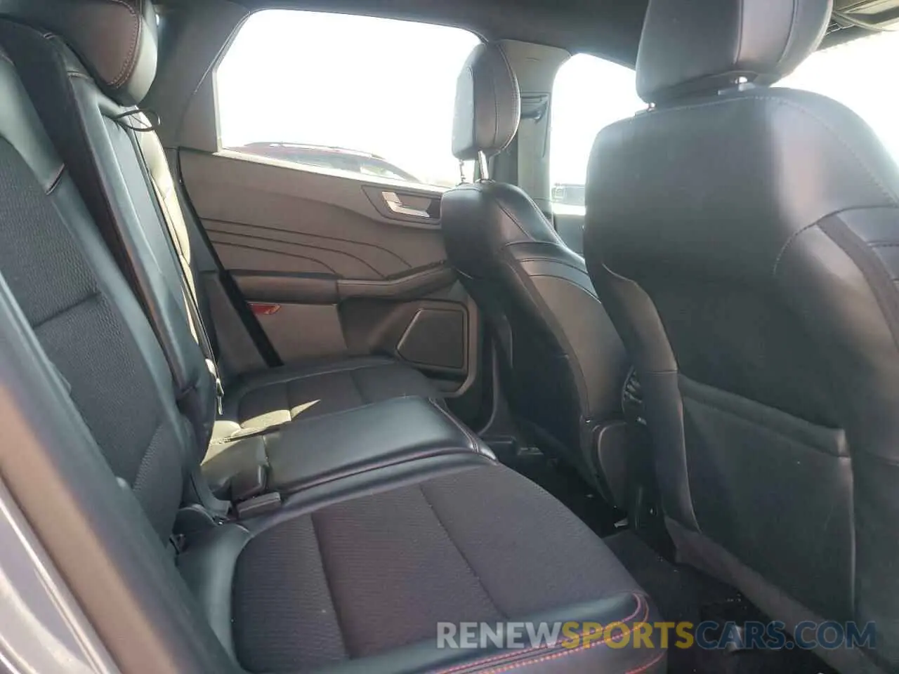 11 fotografías del automóvil dañado 1FMCU0MN4PUA77055 FORD ESCAPE ST 2023