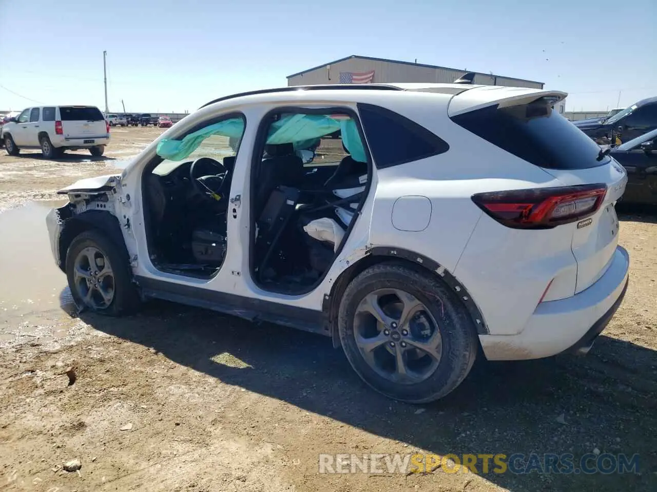 2 fotografías del automóvil dañado 1FMCU0MN5PUA33985 FORD ESCAPE ST 2023