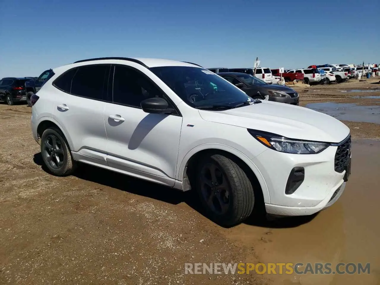 4 fotografías del automóvil dañado 1FMCU0MN5PUA33985 FORD ESCAPE ST 2023