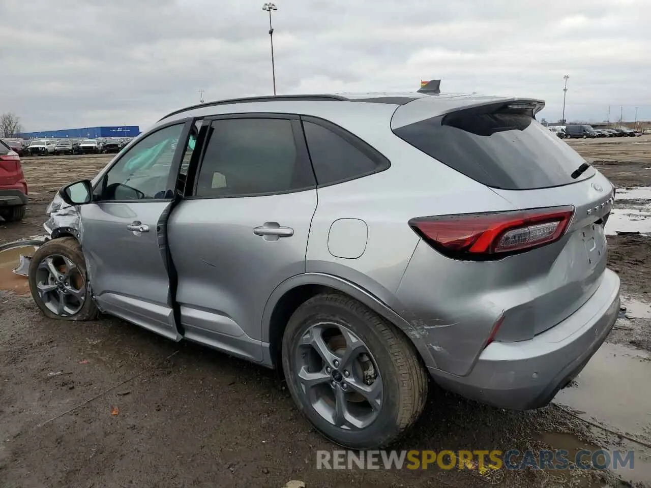 2 fotografías del automóvil dañado 1FMCU0MN5PUA82104 FORD ESCAPE ST 2023