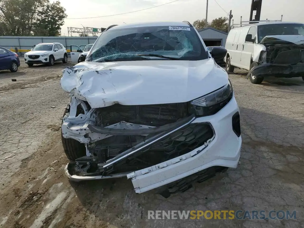 5 fotografías del automóvil dañado 1FMCU0MN7PUA67412 FORD ESCAPE ST 2023