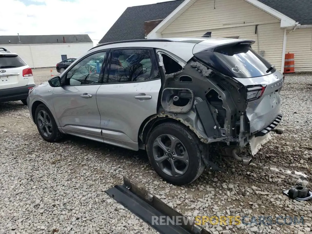 2 fotografías del automóvil dañado 1FMCU0MN8PUB22207 FORD ESCAPE ST 2023