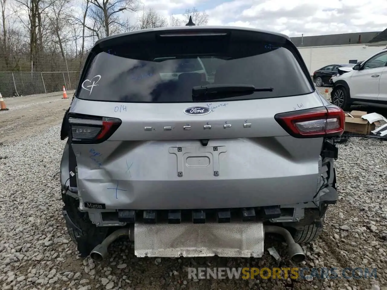 6 fotografías del automóvil dañado 1FMCU0MN8PUB22207 FORD ESCAPE ST 2023