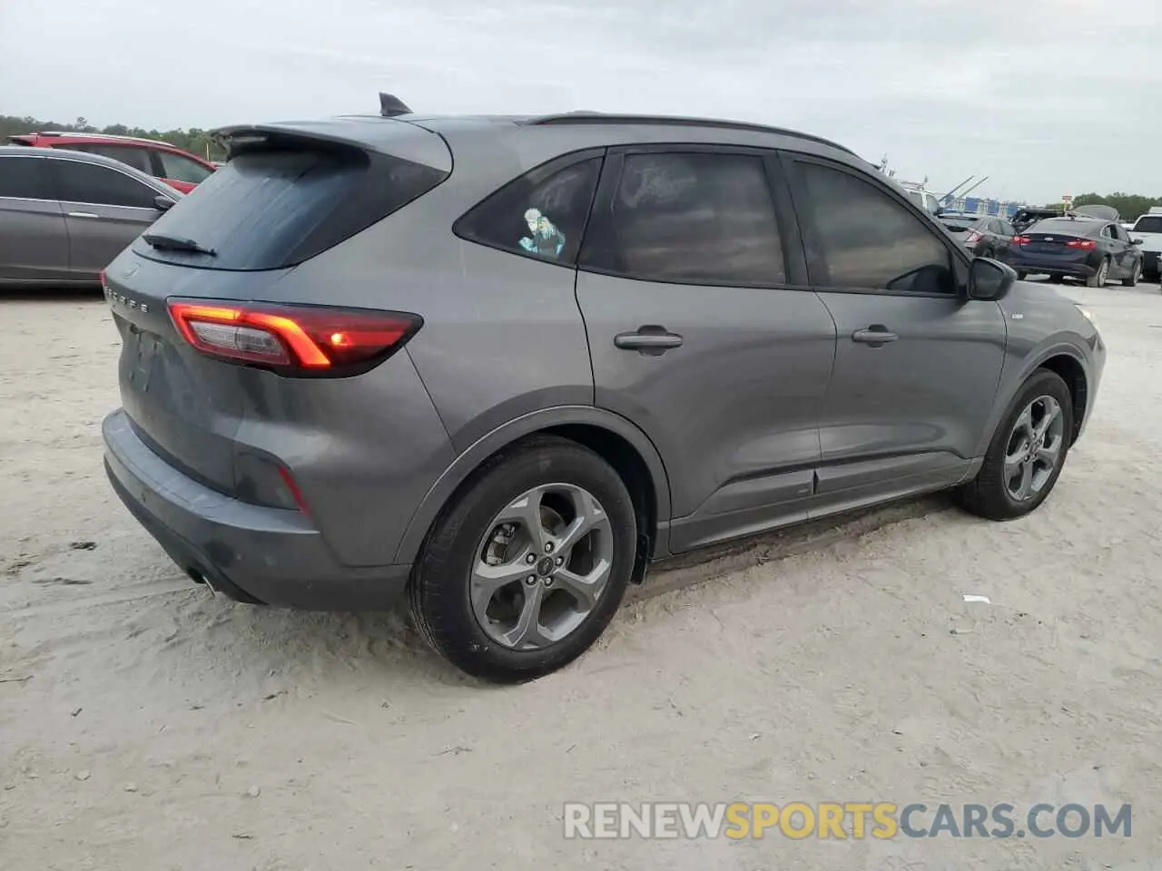 3 fotografías del automóvil dañado 1FMCU0MNXPUB36030 FORD ESCAPE ST 2023
