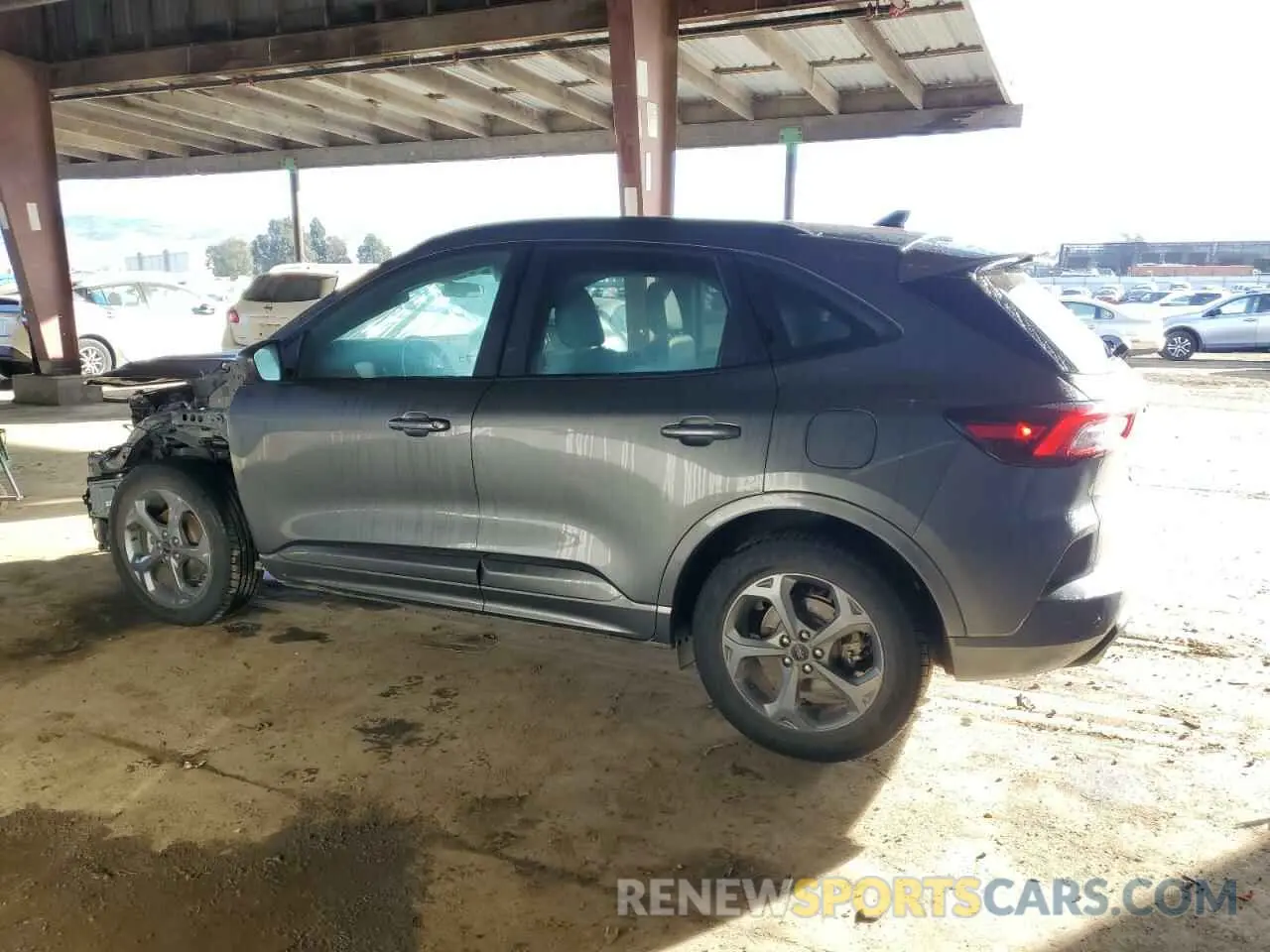 2 fotografías del automóvil dañado 1FMCU9MN4PUA70529 FORD ESCAPE ST 2023