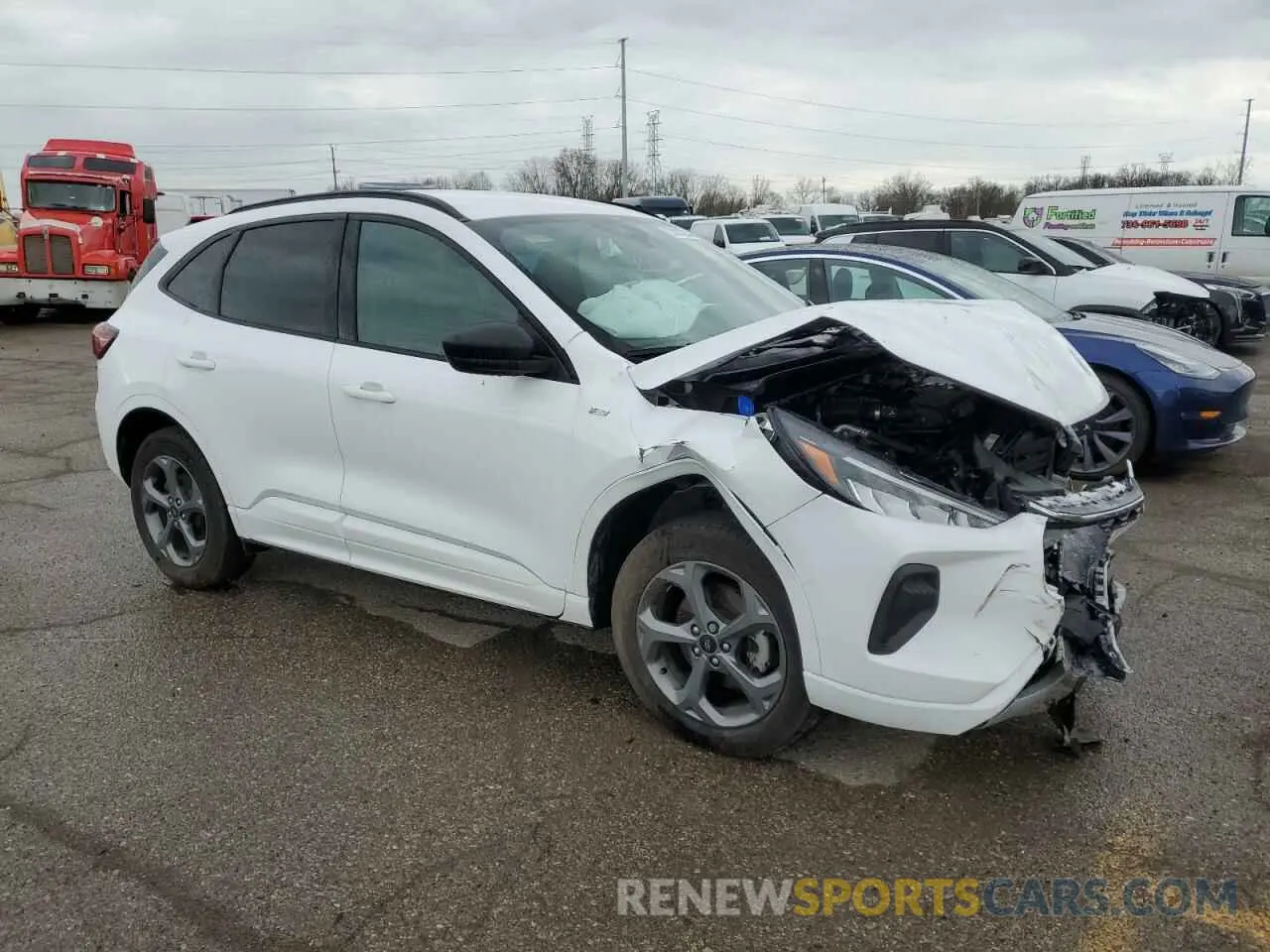 4 fotografías del automóvil dañado 1FMCU9MN4PUB09863 FORD ESCAPE ST 2023