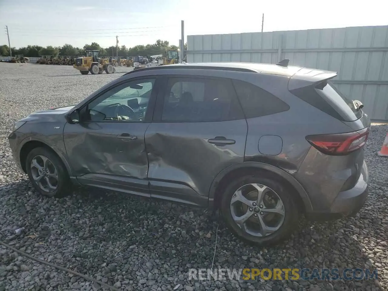 2 fotografías del automóvil dañado 1FMCU9MN6PUA17475 FORD ESCAPE ST 2023