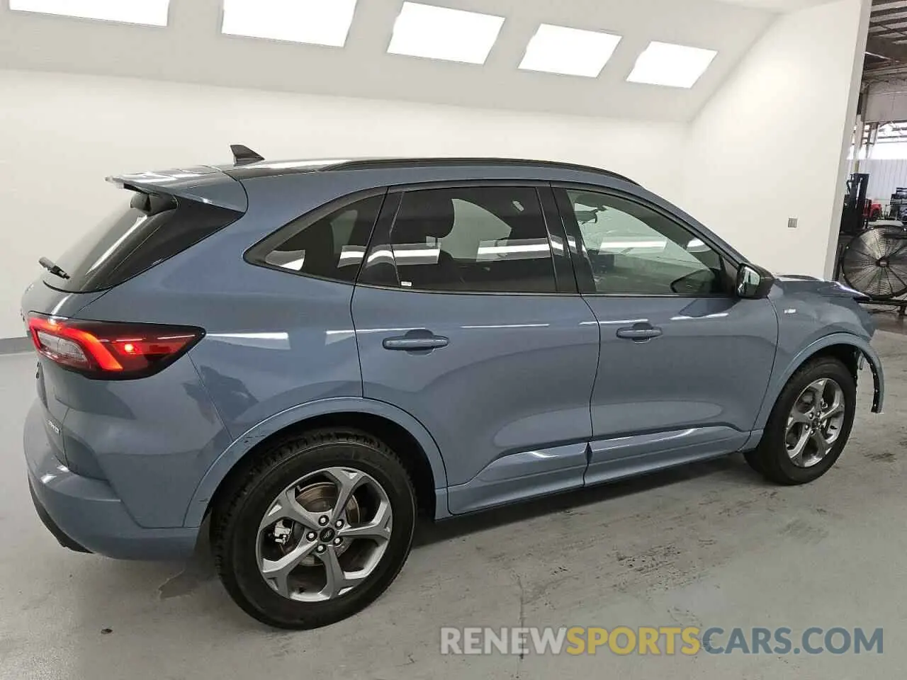3 fotografías del automóvil dañado 1FMCU9MN6PUA44921 FORD ESCAPE ST 2023