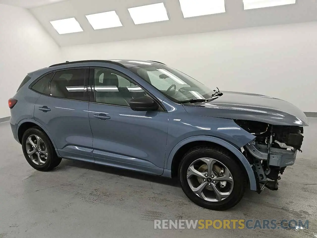 4 fotografías del automóvil dañado 1FMCU9MN6PUA44921 FORD ESCAPE ST 2023