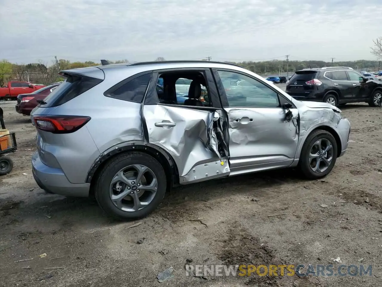 3 fotografías del automóvil dañado 1FMCU9MN7PUB32778 FORD ESCAPE ST 2023