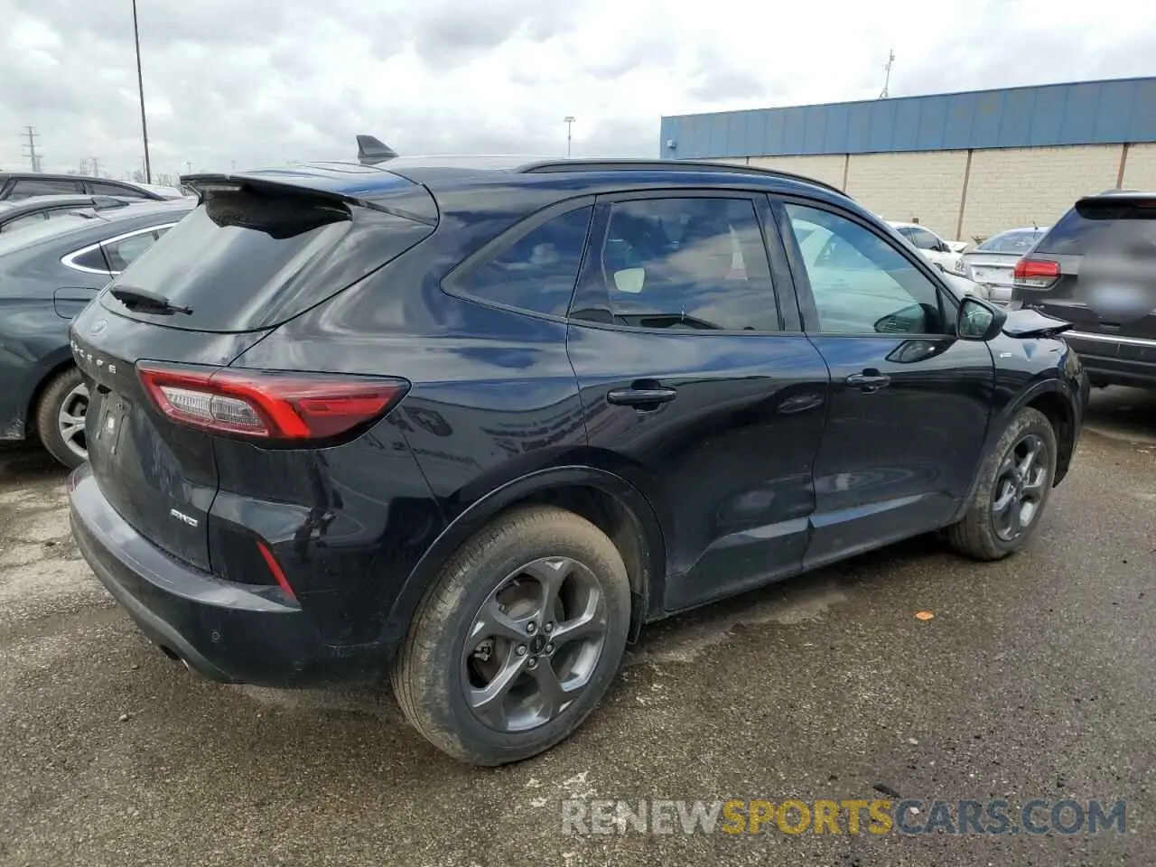 3 fotografías del automóvil dañado 1FMCU9MN8PUA30213 FORD ESCAPE ST 2023