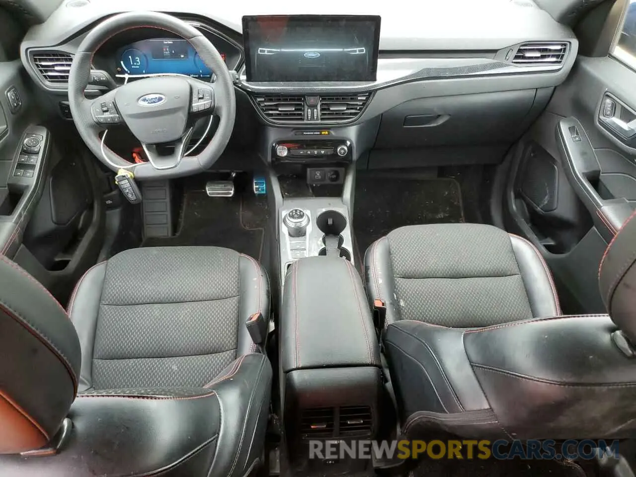 8 fotografías del automóvil dañado 1FMCU9NA4PUB46326 FORD ESCAPE ST 2023