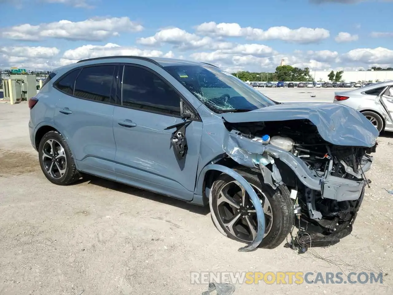 4 fotografías del automóvil dañado 1FMCU9PA3PUA77643 FORD ESCAPE ST 2023