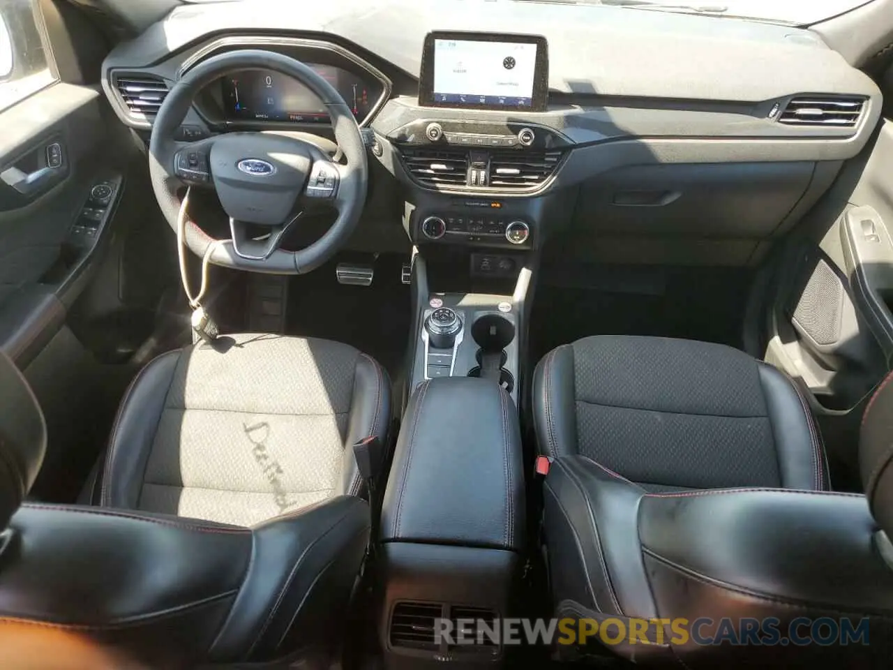 8 fotografías del automóvil dañado 1FMCU0MN2RUA25149 FORD ESCAPE ST 2024