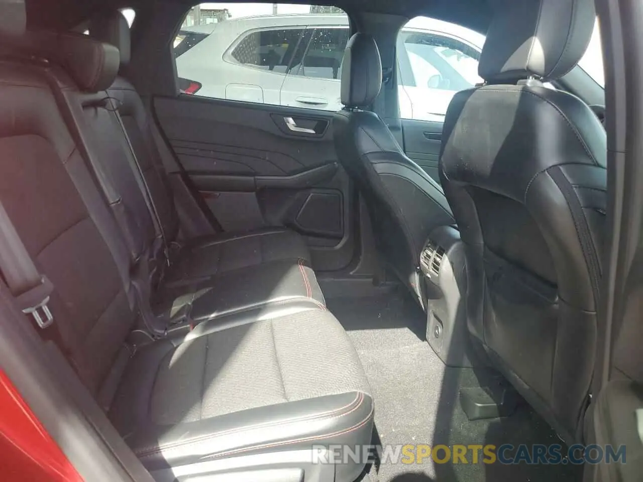 11 fotografías del automóvil dañado 1FMCU0MN4RUA41823 FORD ESCAPE ST 2024