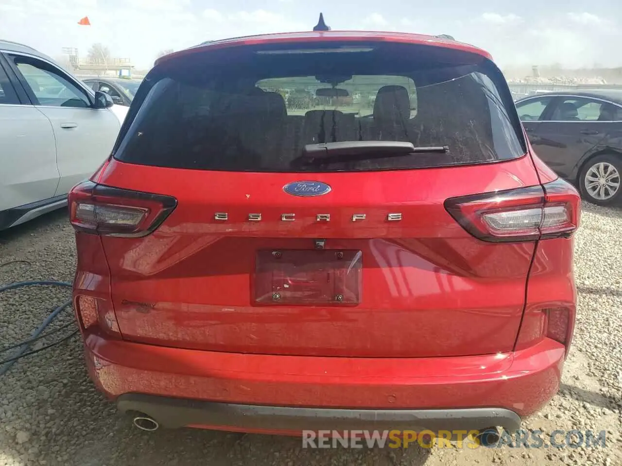 6 fotografías del automóvil dañado 1FMCU0MN4RUA41823 FORD ESCAPE ST 2024