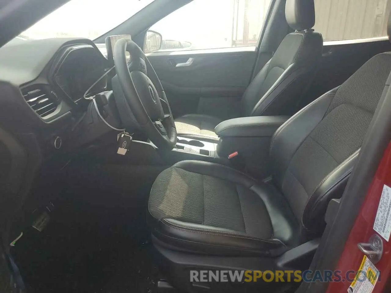 7 fotografías del automóvil dañado 1FMCU0MN4RUA41823 FORD ESCAPE ST 2024