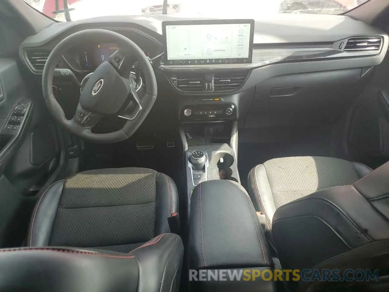 8 fotografías del automóvil dañado 1FMCU0MN4RUA41823 FORD ESCAPE ST 2024